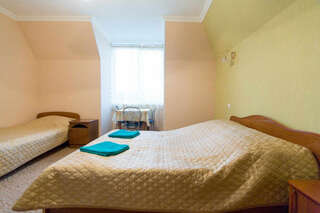 Гостевой дом SV-Hotel Адлер Бюджетный трехместный номер-1